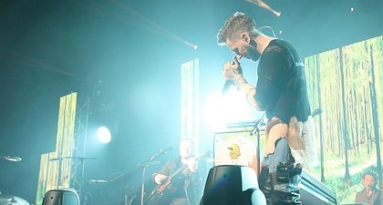 Sin Bandera / Una Ultima Vez Tour