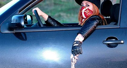 Mexican Hitwoman Confesses to Sex with Decapitated Corpse and Drinking Her Victim's Blood