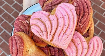 Corazonchas: Heart-shaped Conchas For Valentine's Day